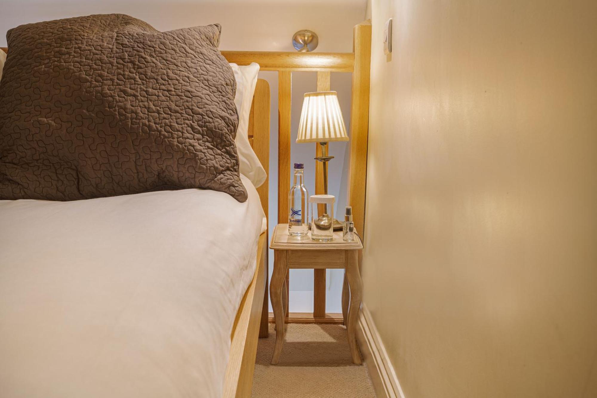 The White Horse Hotel, Romsey, Hampshire Εξωτερικό φωτογραφία