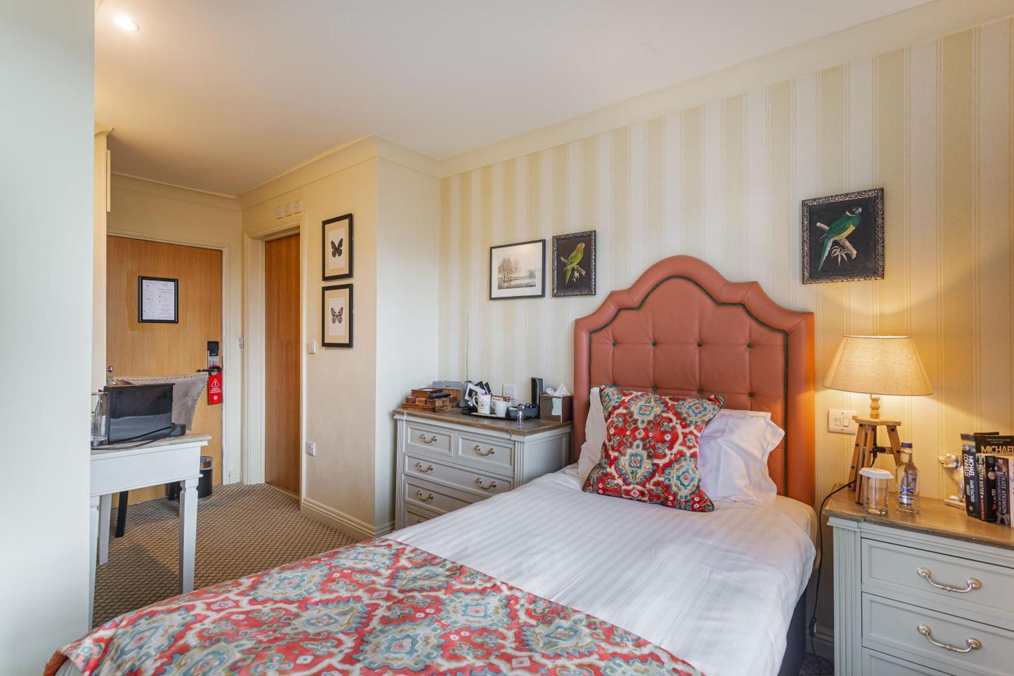 The White Horse Hotel, Romsey, Hampshire Εξωτερικό φωτογραφία