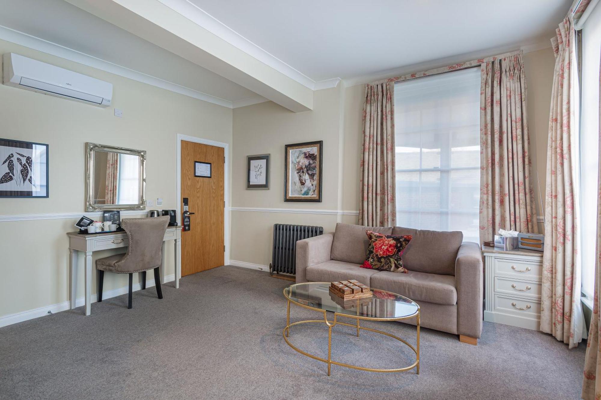 The White Horse Hotel, Romsey, Hampshire Εξωτερικό φωτογραφία
