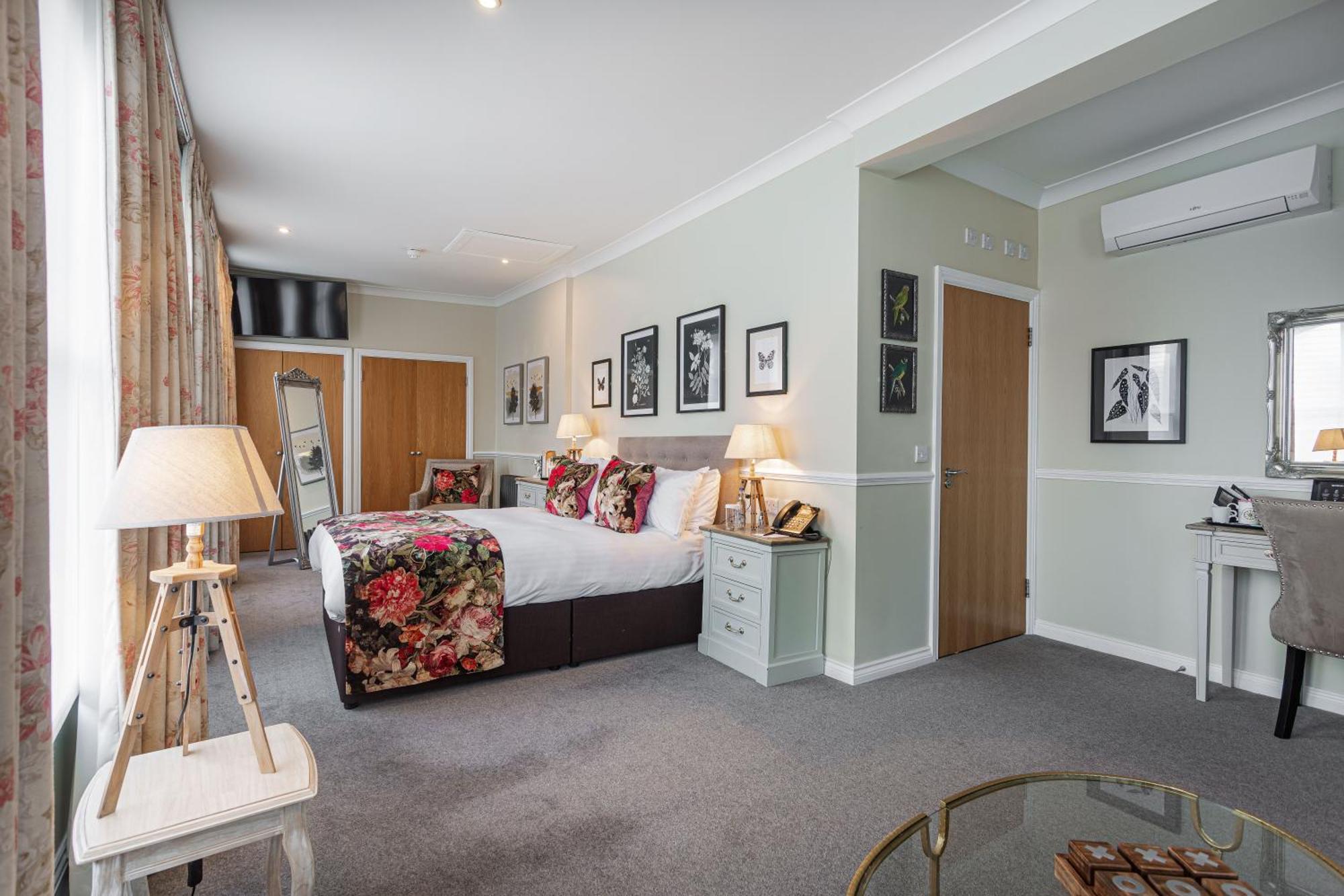 The White Horse Hotel, Romsey, Hampshire Εξωτερικό φωτογραφία